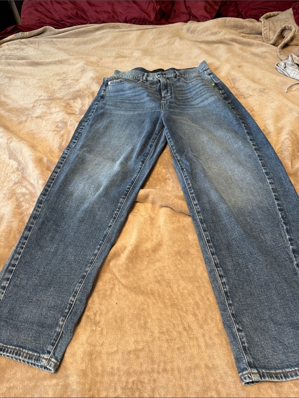 Barrel jeans